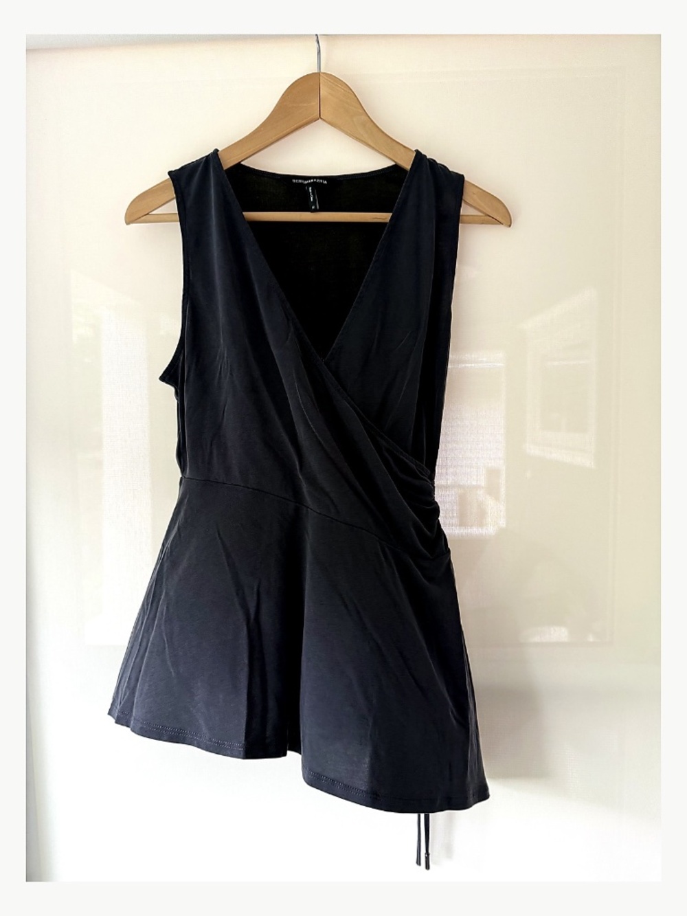 BCBGMAXAZRIA gray/black faux-wrap peplum sleeveless top, Medium